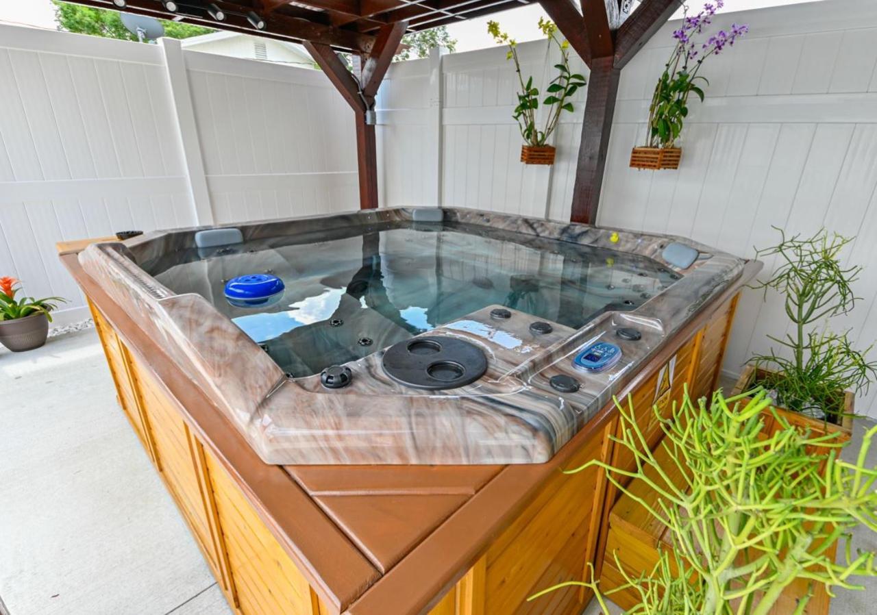 Paradise In Brandon With Luxurious 6 Person Spa Экстерьер фото